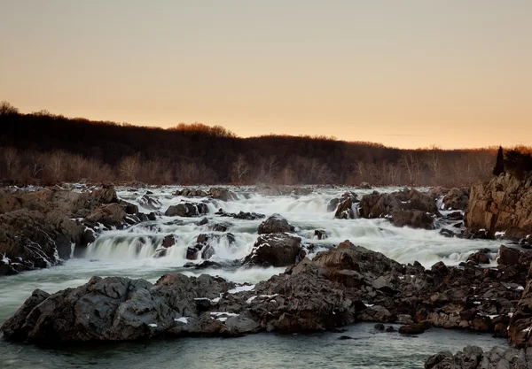 El sol se pone detrás de Great Falls —  Fotos de Stock