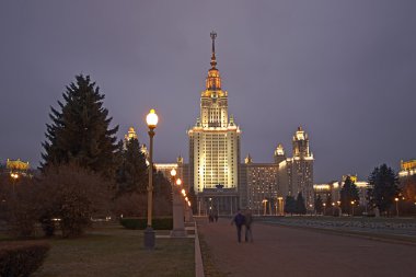 Moskova Üniversitesi akşam