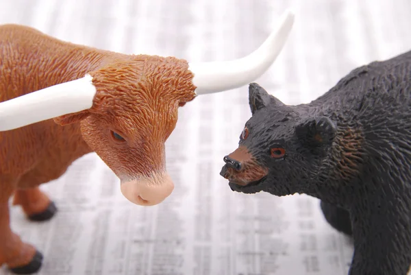 Bull and bear — Stock Photo, Image