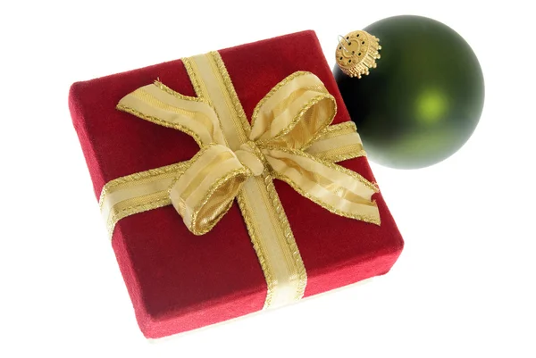 Presente de Natal e ornamento — Fotografia de Stock