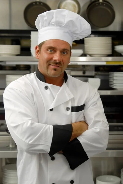 Usmívající se kuchař v uniformě — Stock fotografie
