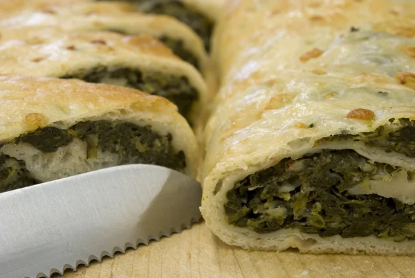 Fresh spinach roll — Stock Photo, Image