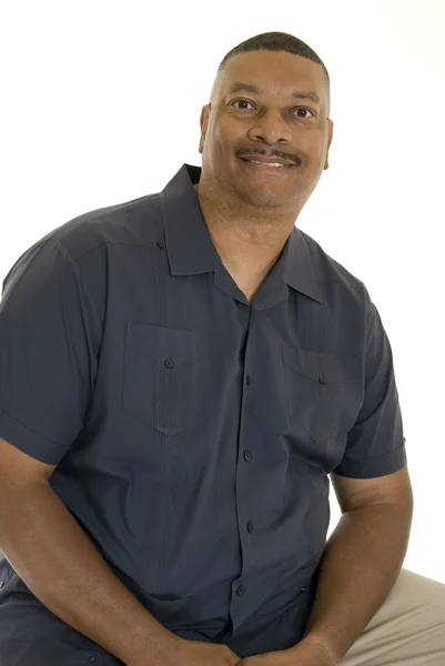 Homem afro-americano sorridente — Fotografia de Stock