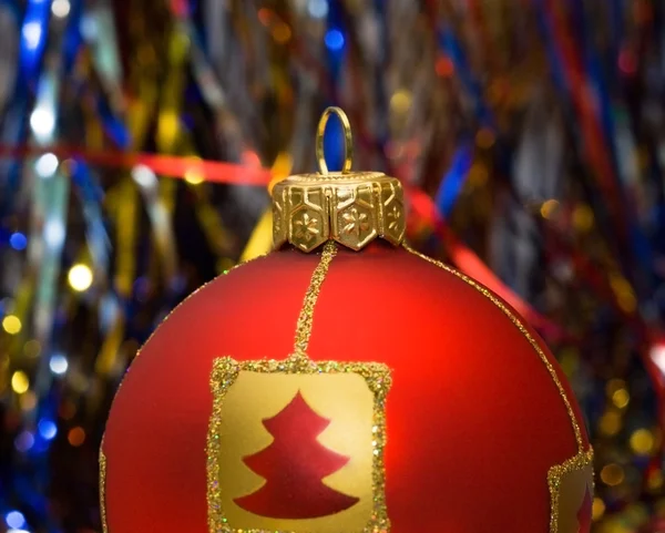 Κόκκινη μπάλα των Χριστουγέννων — Φωτογραφία Αρχείου