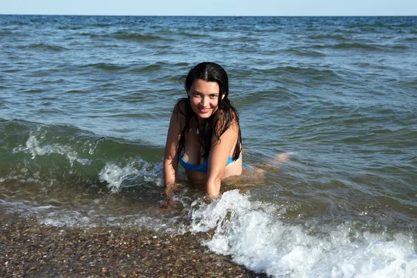 해변에 사는 여자 — 스톡 사진