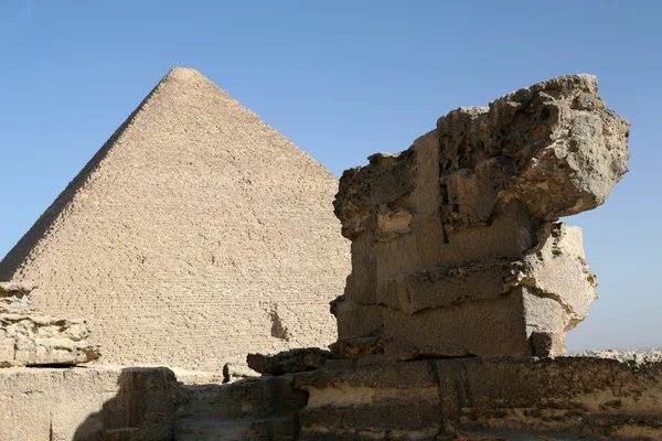 Große ägyptische pyramide in afrika. — Stockfoto