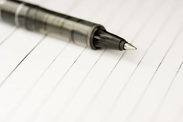 Carta e penna — Foto Stock