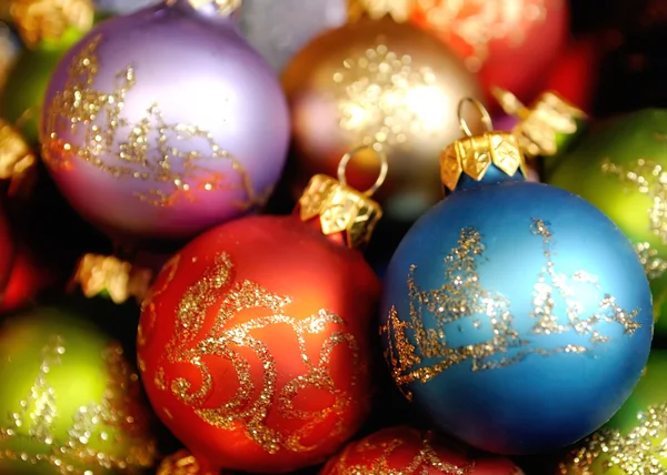Högen av jul dekoration bollar — Stockfoto