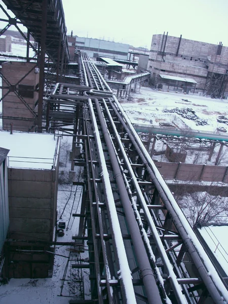 Oberirdische Pipeline auf der Fabrik — Stockfoto