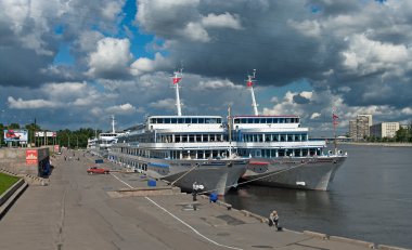 Cruise liner in pier clipart