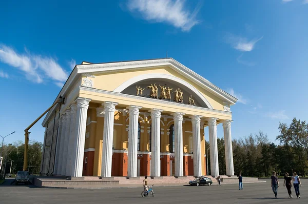 Grande teatro de drama na cidade de Petrozavodsk — Fotografia de Stock