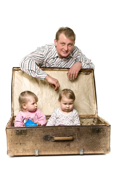 Yappy young father and little children — Stock Photo, Image