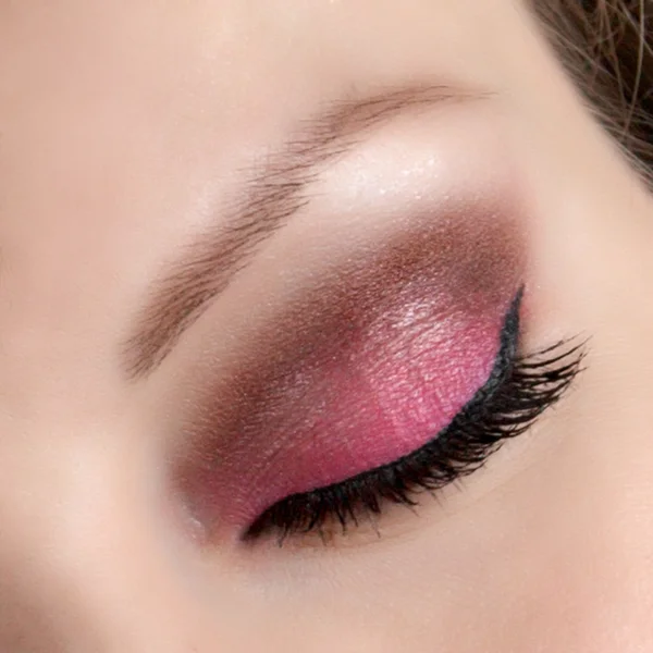 아름 다운 여 자가 가까운 눈 핑크 메이크업 스톡 이미지
