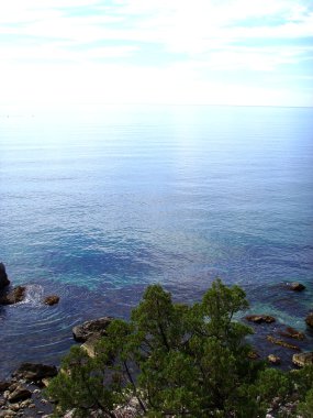 dağlar deniz kenarında