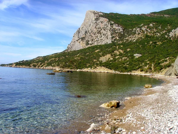 Munți în apropierea mării — Fotografie, imagine de stoc