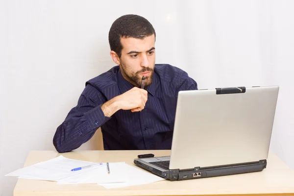 Man working at the office — Stock Photo, Image