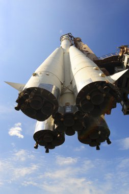 yumruk Rus uzay gemisi fırlatma kızak üzerinde
