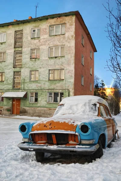 Très vieille automobile — Photo