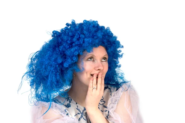 Γυναίκα φοράει περούκα μπλε — Φωτογραφία Αρχείου