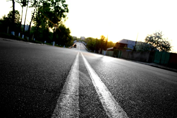 Estrada de asfalto na cidade — Fotografia de Stock