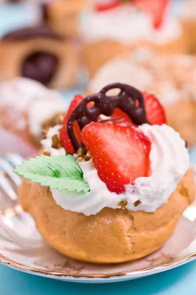 Pastry with strawberry — Stock Photo, Image