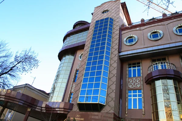 Здание в Ташкенте — стоковое фото