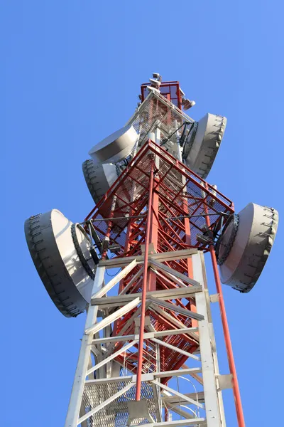 Telekomunikační stožár — Stock fotografie