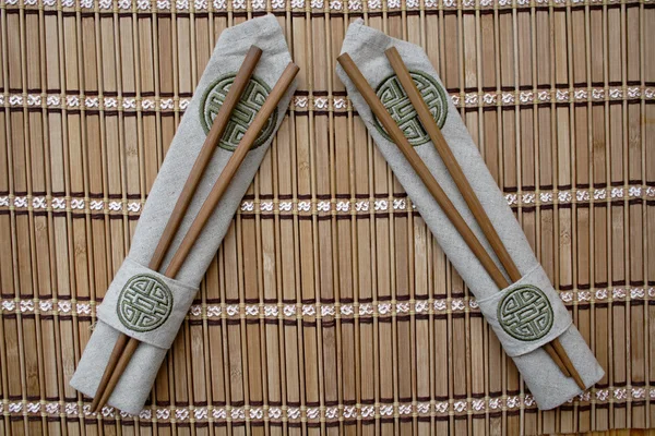 Two wood chopsticks — Stock Photo, Image