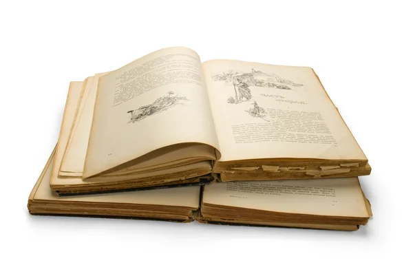 Открытая старинная книга, изолированная на белом баке — стоковое фото