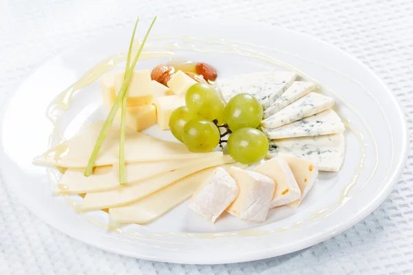 Тарелка сыра — стоковое фото