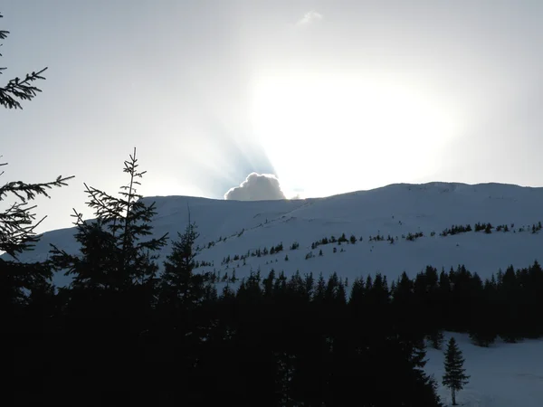 Puesta de sol en montañas —  Fotos de Stock
