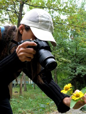 To take a picture of flowers clipart