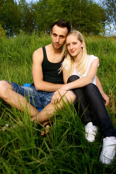 Retratos de casal atraentes — Fotografia de Stock