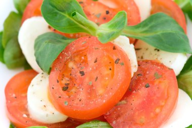 Caprese salatası