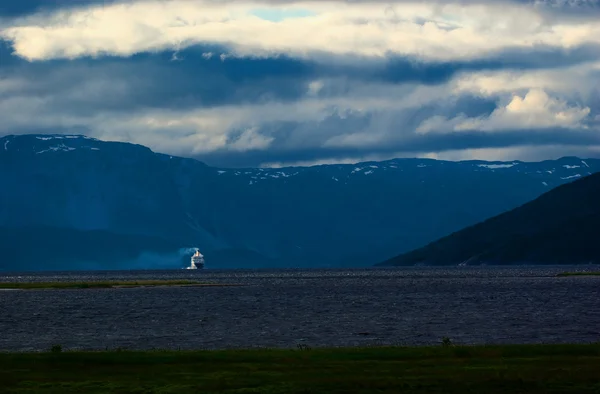 阿尔塔峡湾，挪威邮轮 — 图库照片