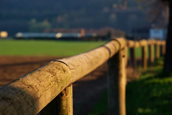 Забор в немецкой деревне — стоковое фото