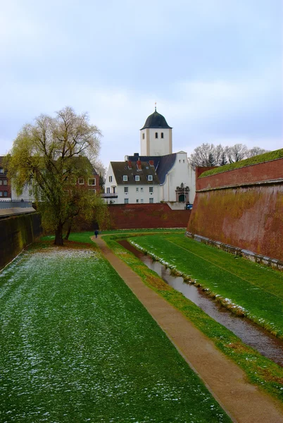 Fortaleza e igreja em Juelich, Alemania — Fotografia de Stock