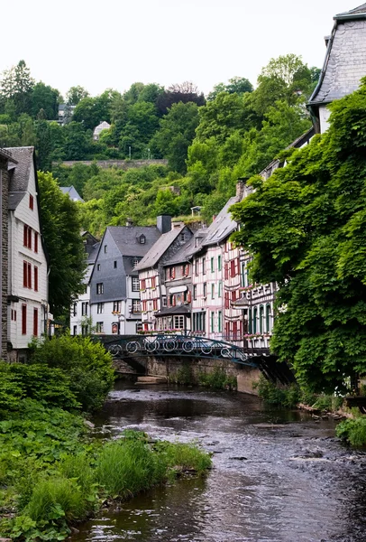 Cidade velha da Europa. Monschau, Alemanha — Fotografia de Stock