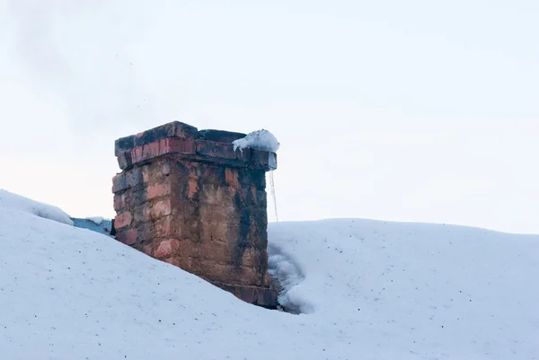 Smoking Winter Chimney — Stock Photo, Image