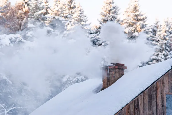 Smoking Winter Chimney — Stock Photo, Image