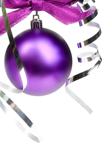 紫のクリスマス ボール — ストック写真