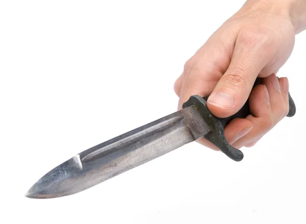 Рука со старым немецким ножом — стоковое фото
