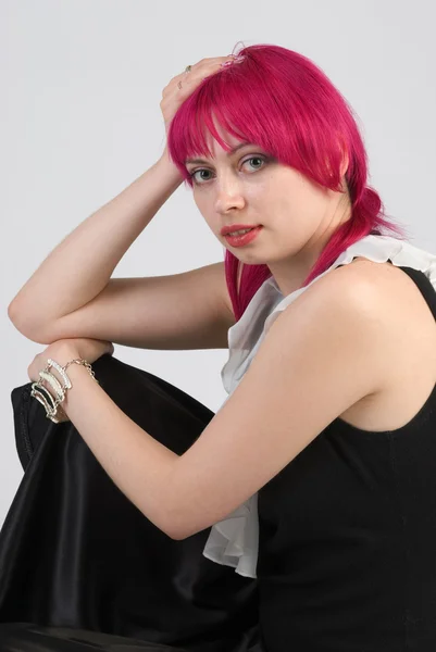 Różowe włosy młoda kobieta — Zdjęcie stockowe