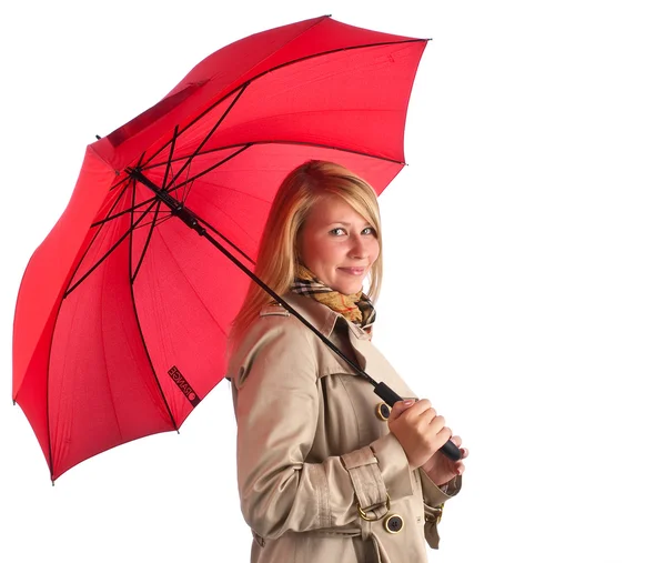 Kırmızı şemsiye ile güzel sarışın — Stok fotoğraf