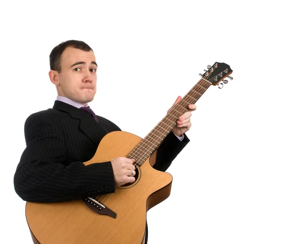 Человек, играющий на гитаре — стоковое фото