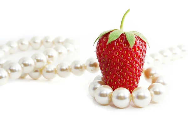 Strawberriy and pearl — Stock Photo, Image