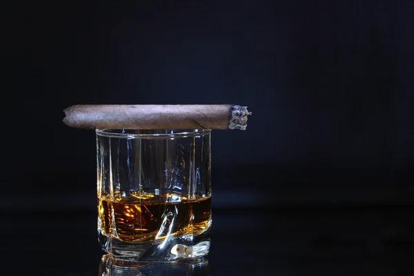 Trinken und Rauchen — Stockfoto