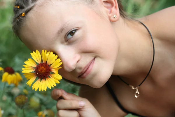 Girl And Flower — Stock Photo, Image