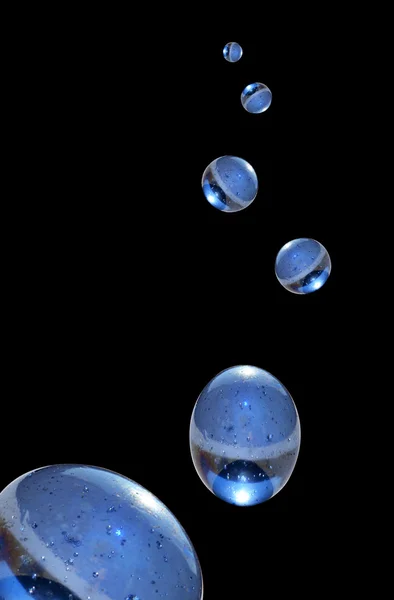 フライングのガラス玉 — ストック写真