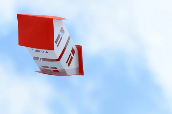 Huis in de lucht — Stockfoto